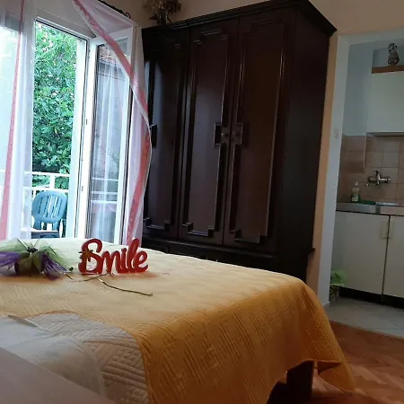 Apartment Centre *